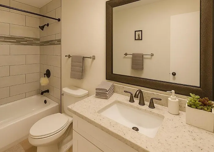 Apartment Luxury 4br Walk To Fashion Sq Scottsdale