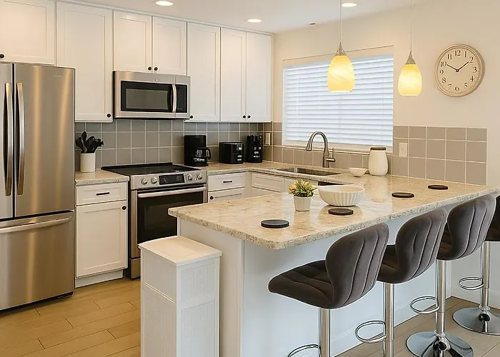 Luxury 4br Walk To Fashion Sq *