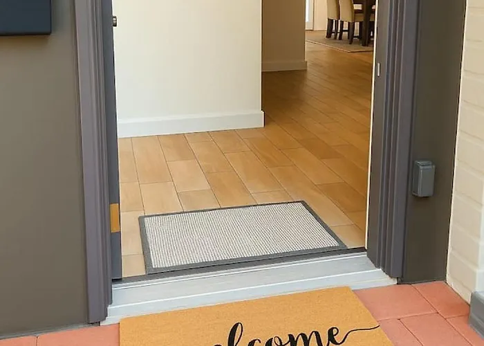 Luxury 4br Walk To Fashion Sq Apartment