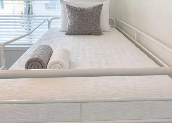 Luxury 4br Walk To Fashion Sq