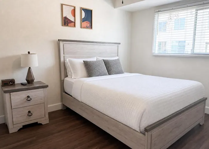 Luxury 4br Walk To Fashion Sq