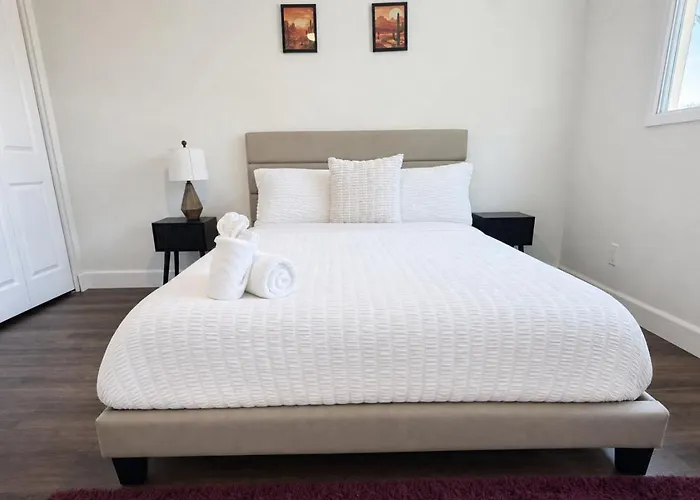 Apartment Luxury 4br Walk To Fashion Sq *